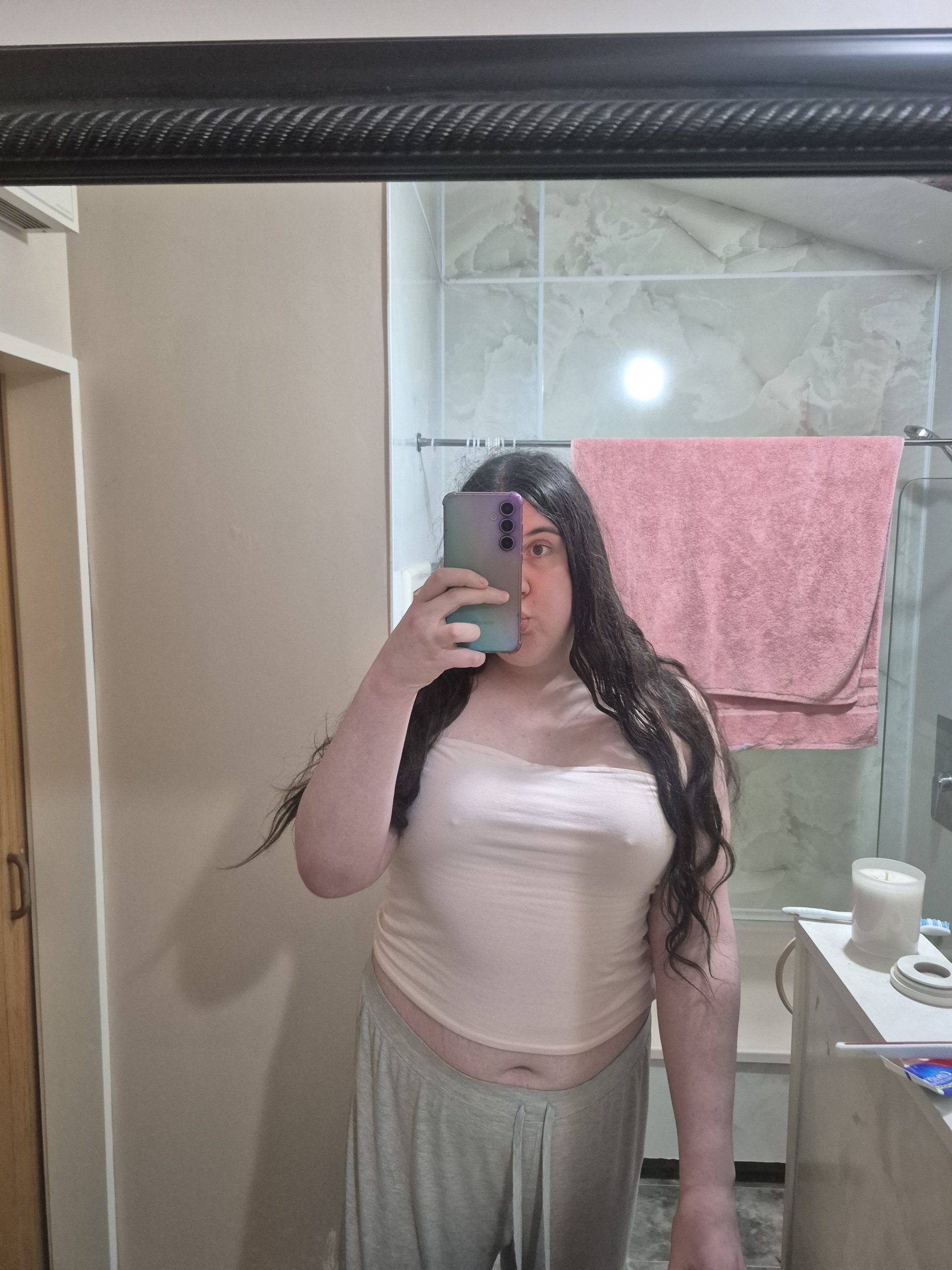 Chloe Belle mirror selfie