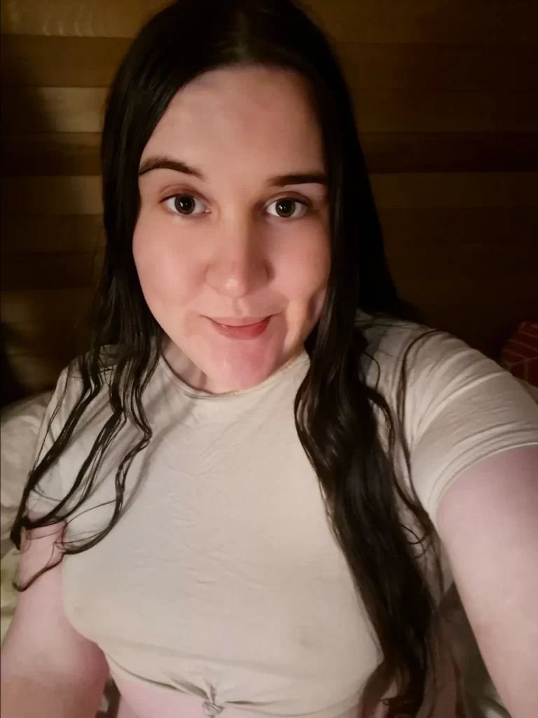Chloe Belle selfie